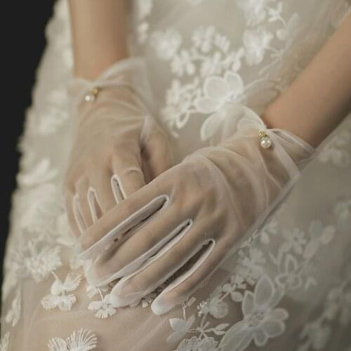 Bridal Gloves White Wedding Gloves Wedding Accessories Short Lace Gloves Women Retro Pearl Gloves ROM80244