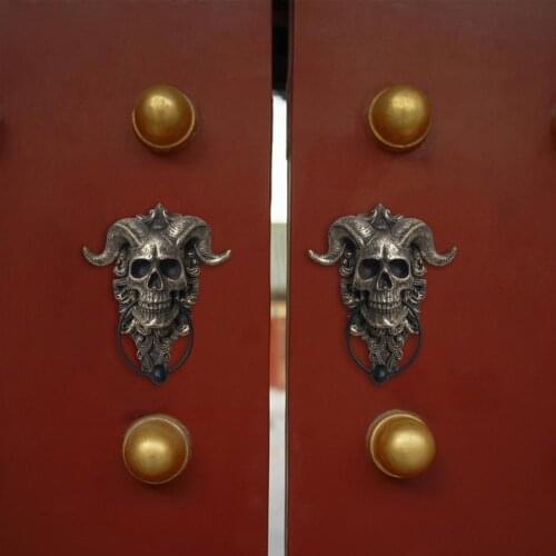 Horned Skull Hanging Indoors Knocker Horror Art Door Knockers Heavy Duty Gothic Props Perfect Home Decoration Resin Ornament
