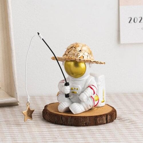 Nordic Astronaut Figurines Statue Spaceman with Straw Hat Miniature Home Desk Accessories Bedroom Ornaments for Children Gift