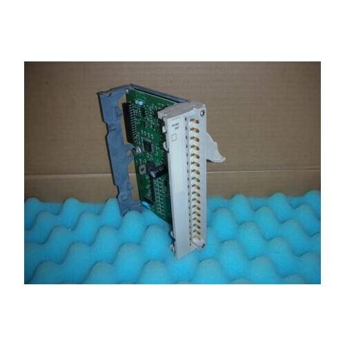 1PC USED SCHNEIDER TSXDMZ28DT