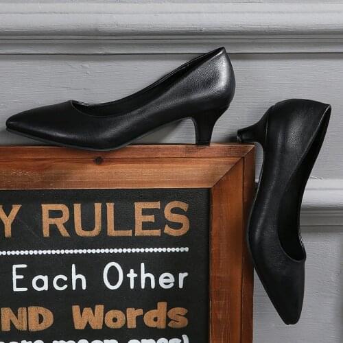 2021 new Womens Black Color Mid-heel Pointed Professional Shoes Formal Leather Shoes Stiletto Womens Single Shoes