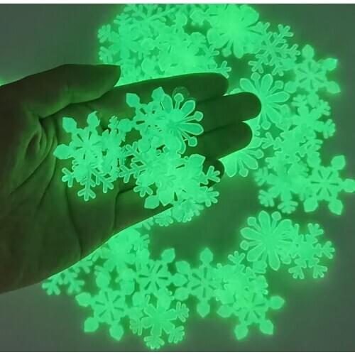 50pcs 3D Snowflake Luminous Wall Sticker Fluorescent Glow In The Dark Wall Decal For Homw Kids Room Bedroom Christmas Decor