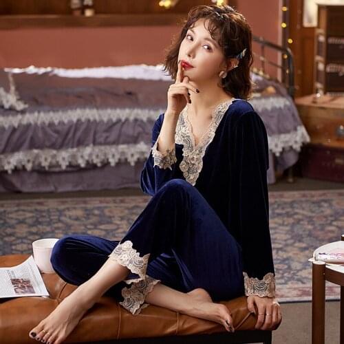Gold Velvet 2 Pieces Warm Pajamas Sets Women Lace Pajama Set Fashion Pajamas Long Sleeve Casual Outerwear Sleepwear Night Suit