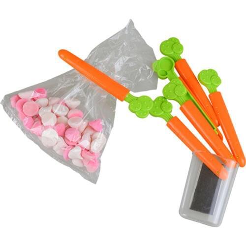 5PCS/Set Food Sealed Sealing Clips Fridge Magnets Carrot Shape with Hold Box Home Decoration Kitchen Tool Portable Bag Clips