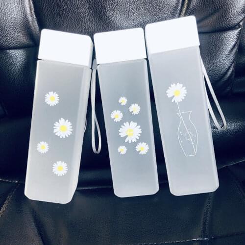 Transparent Summer Small Daisy Flower Plastic Water Cup Outdoor Sports Student Cup Creative Gift Square Bottles Direct Drinking