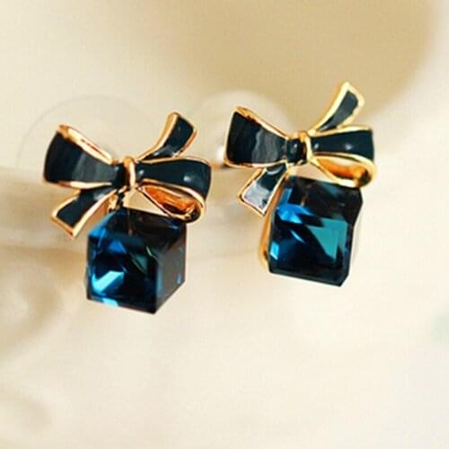2020 Hot Crystal Cute Bow Earrings Fashion Style Zircon Earrings Wild Earrings Wholesale Women