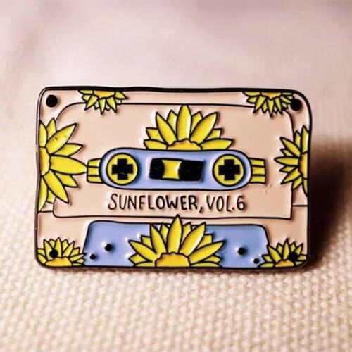 Music Album Sunflower Vol 6 Cassette Tape Brooch Pins Enamel Metal Badges Lapel Pin Brooches Jackets Fashion Jewelry Accessories