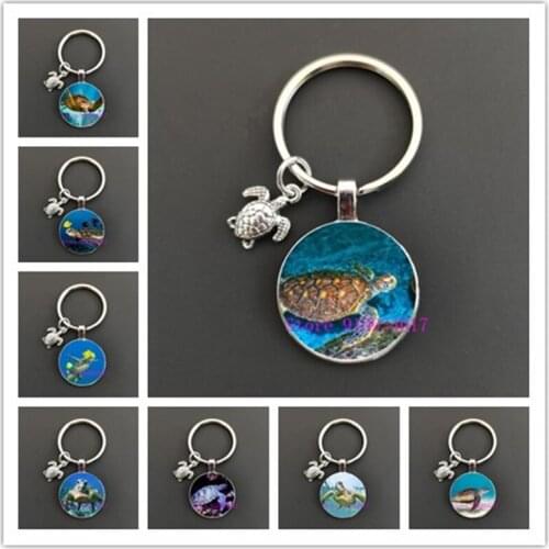 Fashionable and cute turtle round glass keychain handmade DIY round glass turtle pendant key ring suitable for decorative gifts