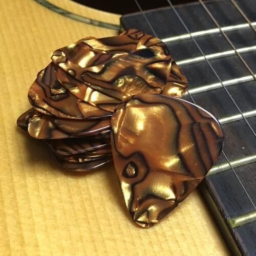 Lots of 100pcs 0.96mm Heavy Gauge Guitar Picks Plectrums Celluloid Tiger Stripe