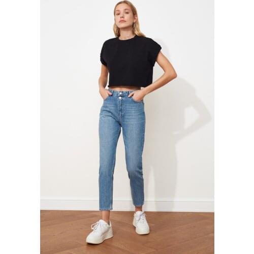 Trendyol Double-Button High Waist Mom Jeans TWOSS21JE0153