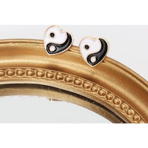 Origin Summer Minimalist Black and White Tai Chi Enamel Metal Dangle Earrings for Women Geometric Heart Dangle Earrings Jewelry