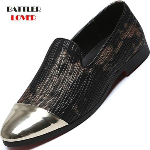 2019 Men Loafers Patent Leather Point toe Mens Casual Shoes Handmade Fashion Comfortable Breathable Men Flat Driving Shoes