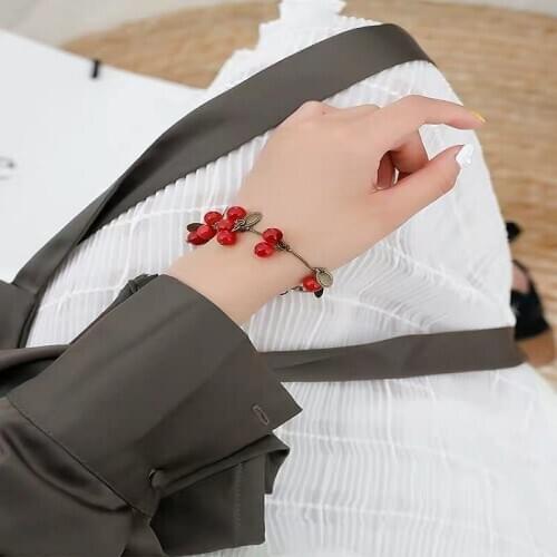 Little cherry bracelet girl Korean simplified student bracelet sen bestie small group design mermaid garnet bracelet
