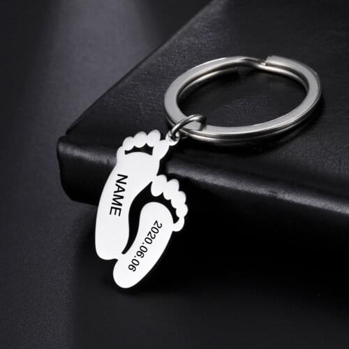 Sipuris Custom Baby Name Date Keychain Personalized Name Stainless Steel Foot Shape Keychain For Family Parents Jewelry Mom Gift
