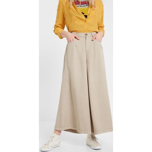 Wide leg trousers