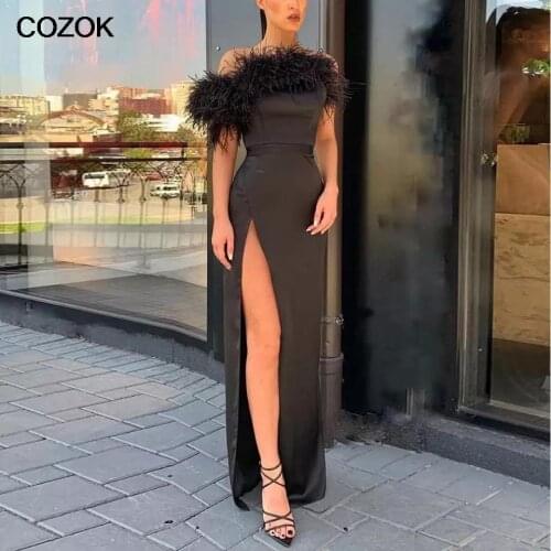 Sexy Side Split Black Prom Dresses 2021 Feathers Boat Neck Off Shoulder Simple Formal Party Evening Gown Satin Floor Length