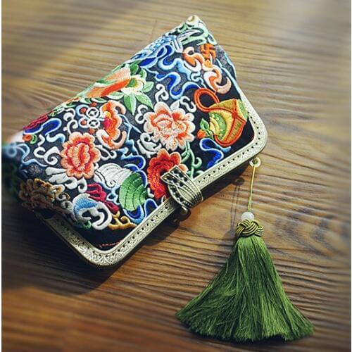 Angelatracy 2020 Handmade Tassel New Arrival Red Embroidery Floracal Traditional Vintage Metal Frame Shoulder Bag Crossbody Bags