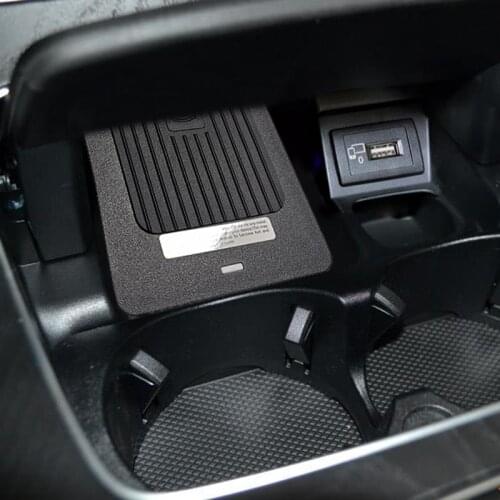 Car QI wireless charger 15w fast charging case wireless phone charger for Mercedes Benz W213 E200 E260 E300 2016-2020