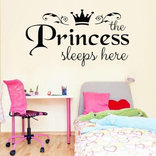 The Princess Sleeps Here Wall Decals Baby Room Girls Bedroom Home Decor Vinyl Wall Sticker Personalised Lovely Mural S299