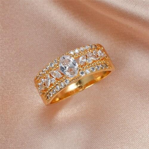 Luxury Female White Crystal Stone Ring Cute Gold Color Wedding Band Ring Charm Oval Engagement Rings For Women