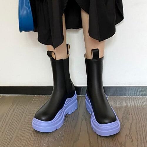 QZYERAI 2021 Hot Sale Cow Leather Round Toe Chelsea Platform Boots High Fashion Keep Warm Square High Heels European Ankle Boots