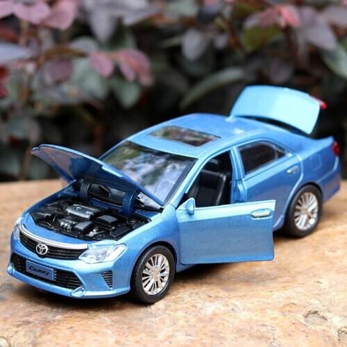 Alloy Diecast Car 1:32 Scale for TOYOTA Camry Model Vehicle Collectible Toy Pull Back Car with Sound & Light