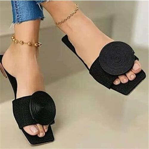 2021 summer foreign trade new disc female slippers flat bottom casual daily solid color square head female sandals beach shoes