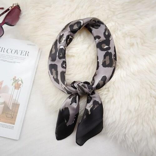 Yishine 2019 New Spring 70x70cm Women Multifunction Polyester Silk Scarf Leopard Printed Small Square Wraps Scarves Handkerchief