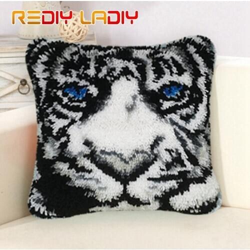 Latch Hook Kit King of Tiger Cushion Cover Pre-Printed Color Canvas Crocheting Arts & Crafts Pillow Case Sofa Pillows Home Decor