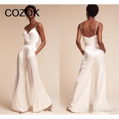 Summer Jumpsuit Wedding Dresses with Pockets Spaghetti Neck Dramatic Beach Wedding Ceremony Dress with pant suit