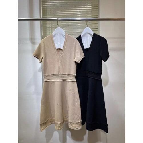 Spring Women Fashion Runway Party Knit Dress Short Sleeve V-Neck Vintage Ladies Midi Dresses 2021