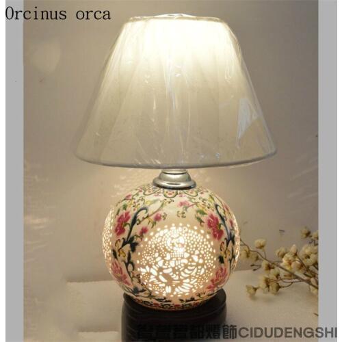 Chinese classical hollow ceramic table lamp bedroom bedside lamp American Pastoral Antique Painted desk lamp free shipping