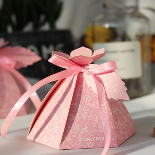New Flower Shape Candy Favor Boxes Wedding Favors and Gifts Packing Gift Bags Gift Boxes for Wedding Party Favors Supplies