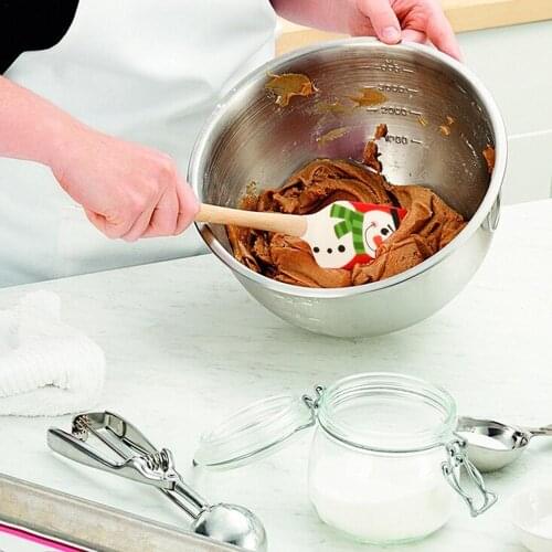 Cute Butter Scraping Christmas Style Food Grade Silicone Cream Cake Knife Wood Handle Cake Scraper Butter Mixing Knife Fondant