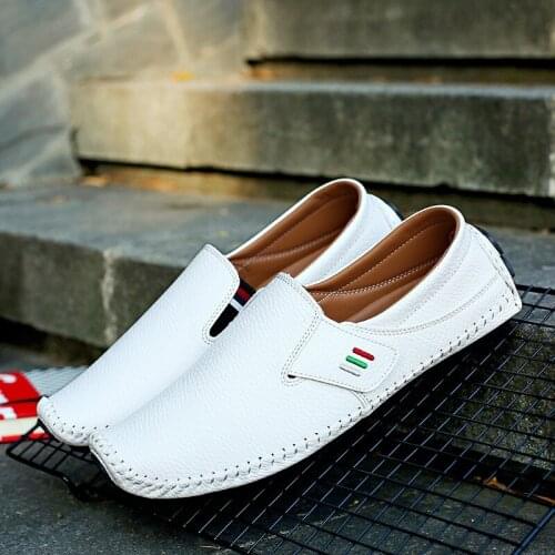 Classic Comfortable Mens Shoes Peas Shoes Car Stitching Men Shoes Casual Shoes A Pedal Lazy Man Loafers Shoes Luxury Sneakers