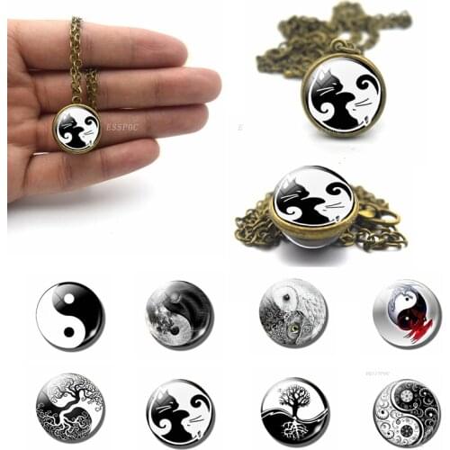 Black White Yin Yang Cat Necklace Double Face Glass Cabochon Ball Necklace Lucky Amulet Jewelry Bronze Chain Pendant Charm Gifts