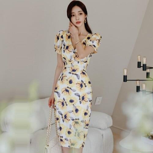 Korean Temperament V-Neck Slim Mid Length 2021 Summer Dress New Style Chic Slim Waist Print Hip Bag Avant-Garde Fashion Dress