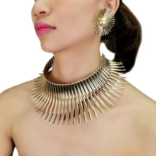 2021 Fashion Exaggerated Metal Necklace Jewelry Set African Gold Color Statement Torques Choker Set With Earrings For Women UKEN