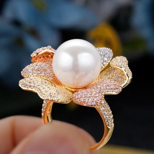 Bride Talk Beautiful Flower Shape Pearl Romantic Bridal Ring Cubic Zirconia Luxury Trendy Jewelry For Women Wedding Anniversary