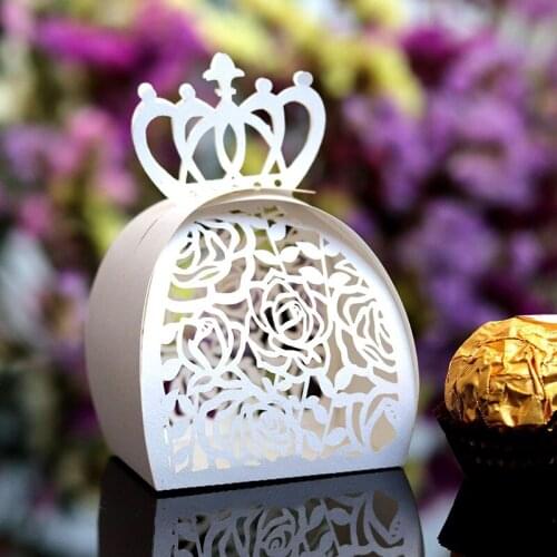 100pcs Laser Cut Hollow Crown Candy Boxes Bag Guest Gift Favors Gift Box Package Baptism Birthday Wedding Event Party Supplies