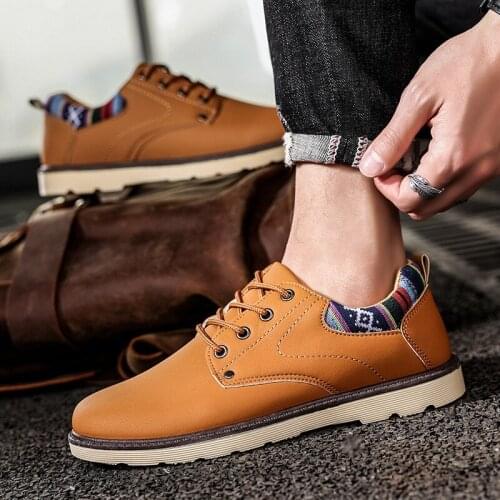 2021 New Fashion Business Dress Men Shoes Classic Leather MenS Suits Shoes Fashion Lace-up Dress Shoes Men Oxfords