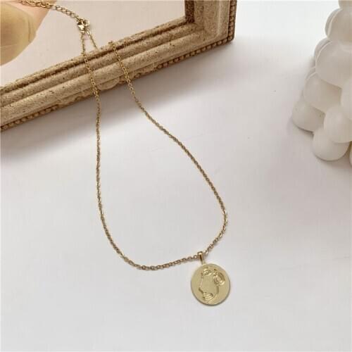 Vintage Alloy Chain Round Metal Sheet Abstract Engraving Pattern Pendent Necklace for Women Men Girls Collar Neck Jewelry Gift