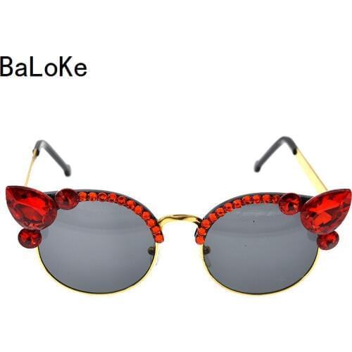 Fashion Female Crystal Cat Eye Sunglasses Classic Rhinestone Brand Round Sunglasses for Women Girdle Decoration