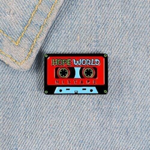 Retro Memories Enamel Tape Gramophone Music Player Brooch Alloy Badge Custom Clothes Bag Pin Fashion Woman Jewelry Gift For Kid