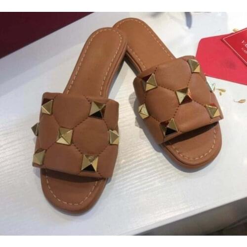 2021 new ladies fashion rivet leather slippers luxury brand summer casual sandals leather flat rivet sandals size 35-40