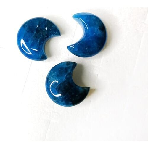Natural Apatite Moon Pendant Polishing Quartz Crystal Gemstone Moon Necklace Healing Crystal Stone Woman Jewelry Necklace Gifts