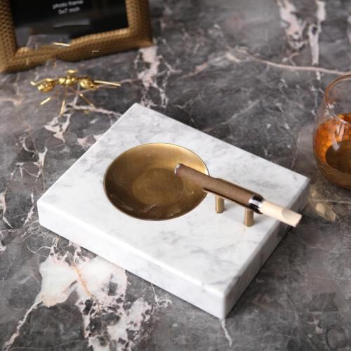 Retro Gold Metal Ashtray Naked Marble Cigar Statue Ashtray Living Room Bedroom Bar Decor Car Ashtray Home Decor Accessories Gift