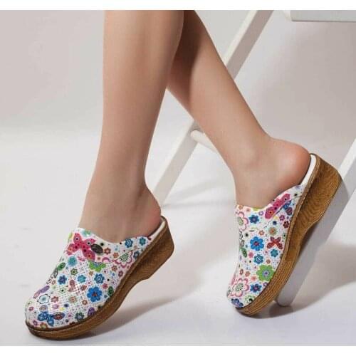 2021 New Orthopedic Sabo Women Nurse Doctor Dentist Chef Workers Casual Slippers Eva Laboratory Quality Soft Comfort Hot Clogs