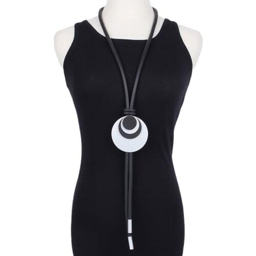 Vintage Large Silver Color Round Metal Pendant Necklace For Woman Jewelry Pendant On The Neck Punk Long Necklace Accessories