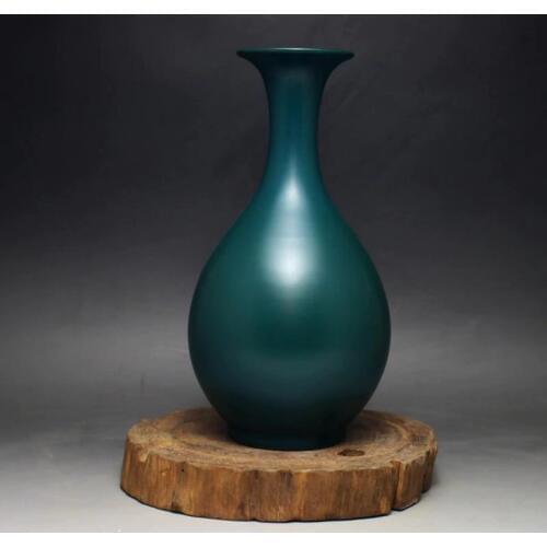 Qing Dynasty Yong Zheng Year Mark malachite green vase Jingdezhen antique porcelain vase antique collection